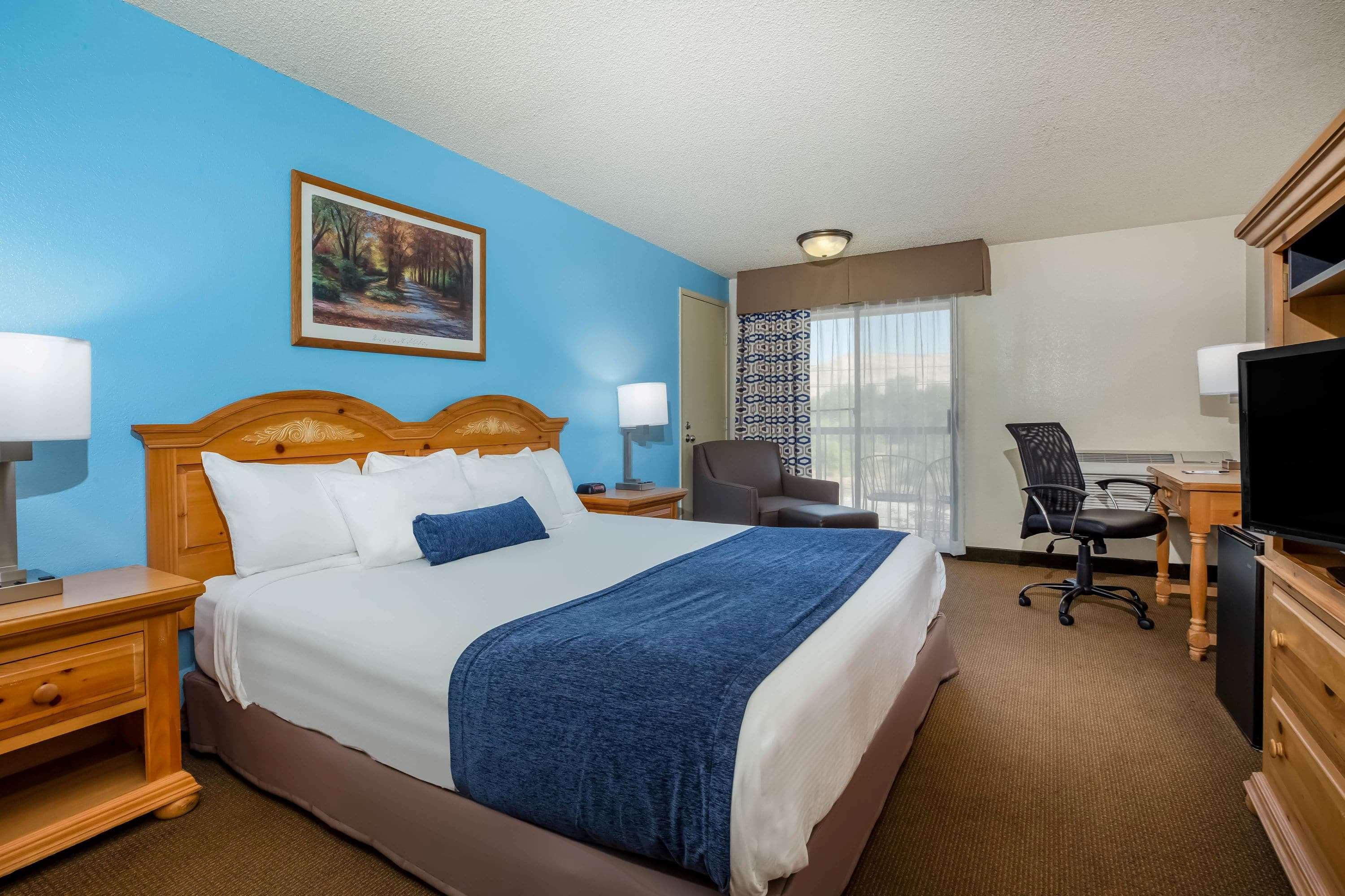 Baymont By Wyndham Yakima Riverfront Bagian luar foto