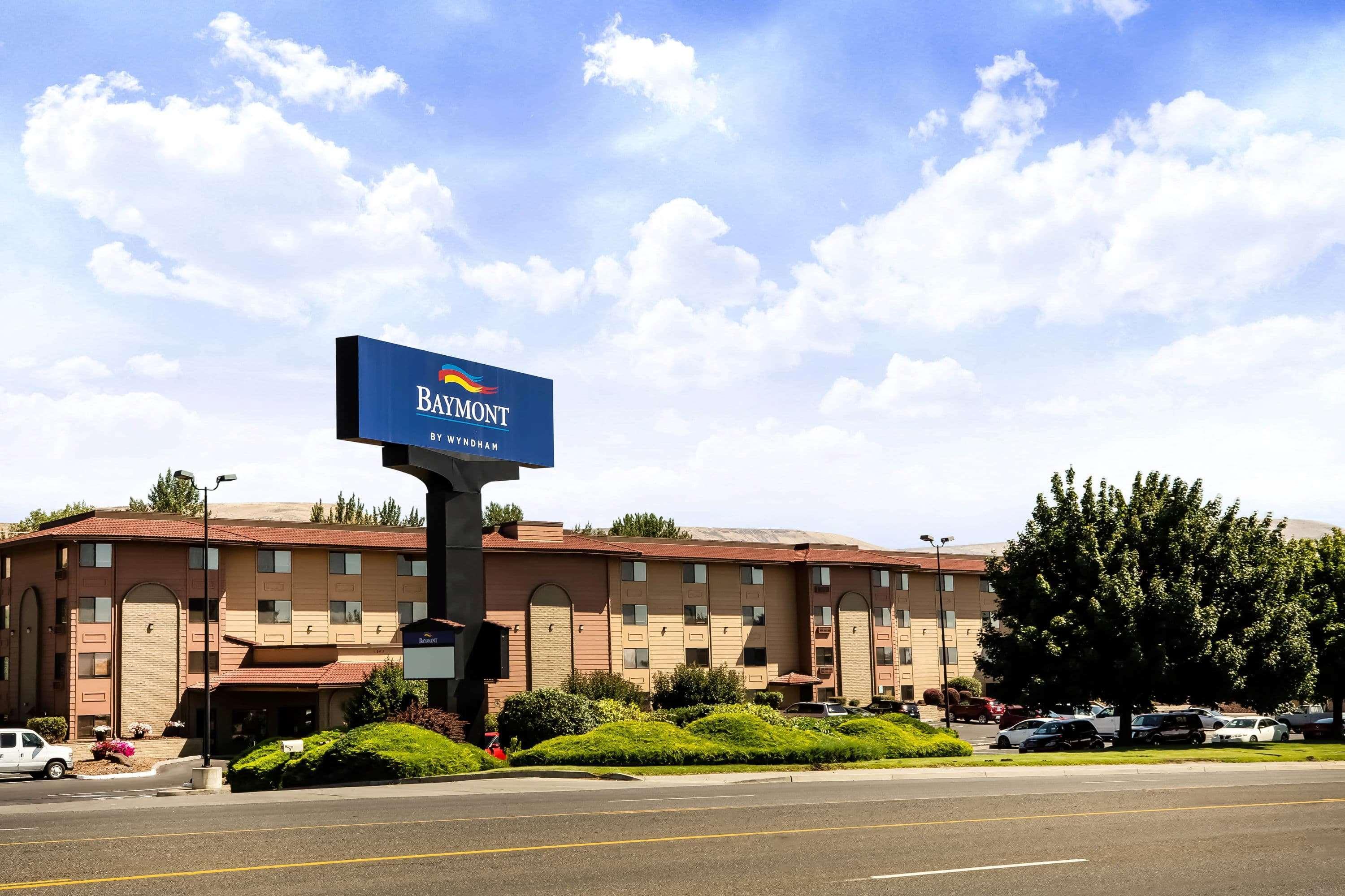 Baymont By Wyndham Yakima Riverfront Bagian luar foto