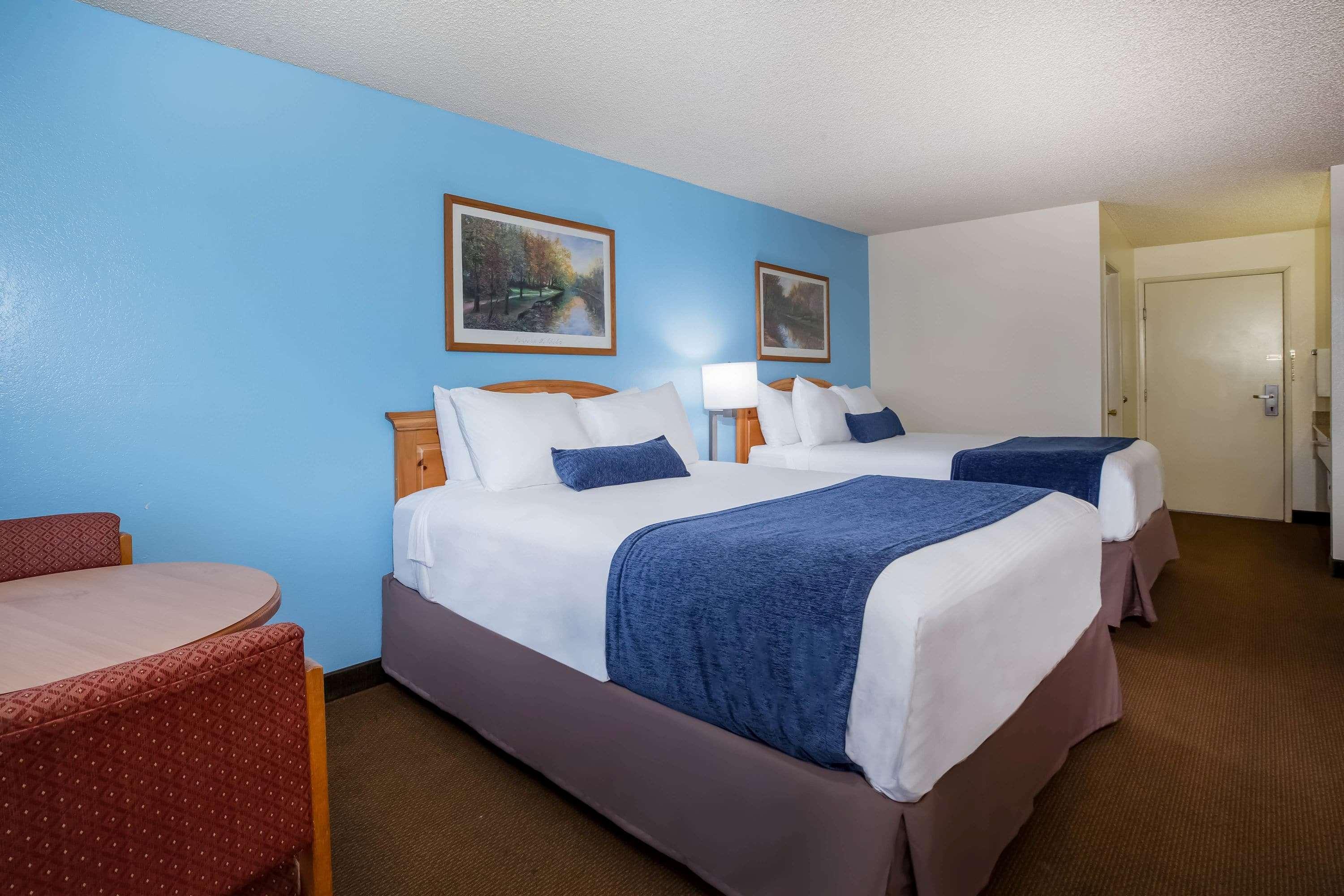 Baymont By Wyndham Yakima Riverfront Bagian luar foto