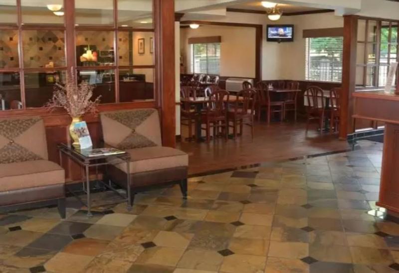 Baymont By Wyndham Yakima Riverfront Bagian luar foto