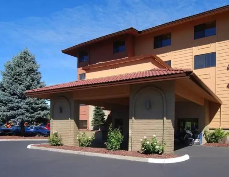 Baymont By Wyndham Yakima Riverfront Bagian luar foto