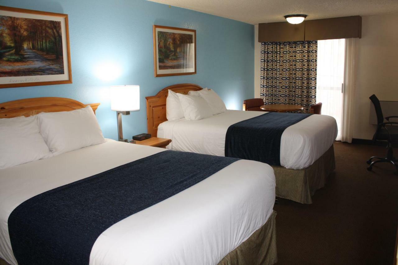 Baymont By Wyndham Yakima Riverfront Bagian luar foto