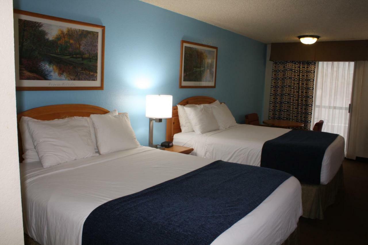 Baymont By Wyndham Yakima Riverfront Bagian luar foto