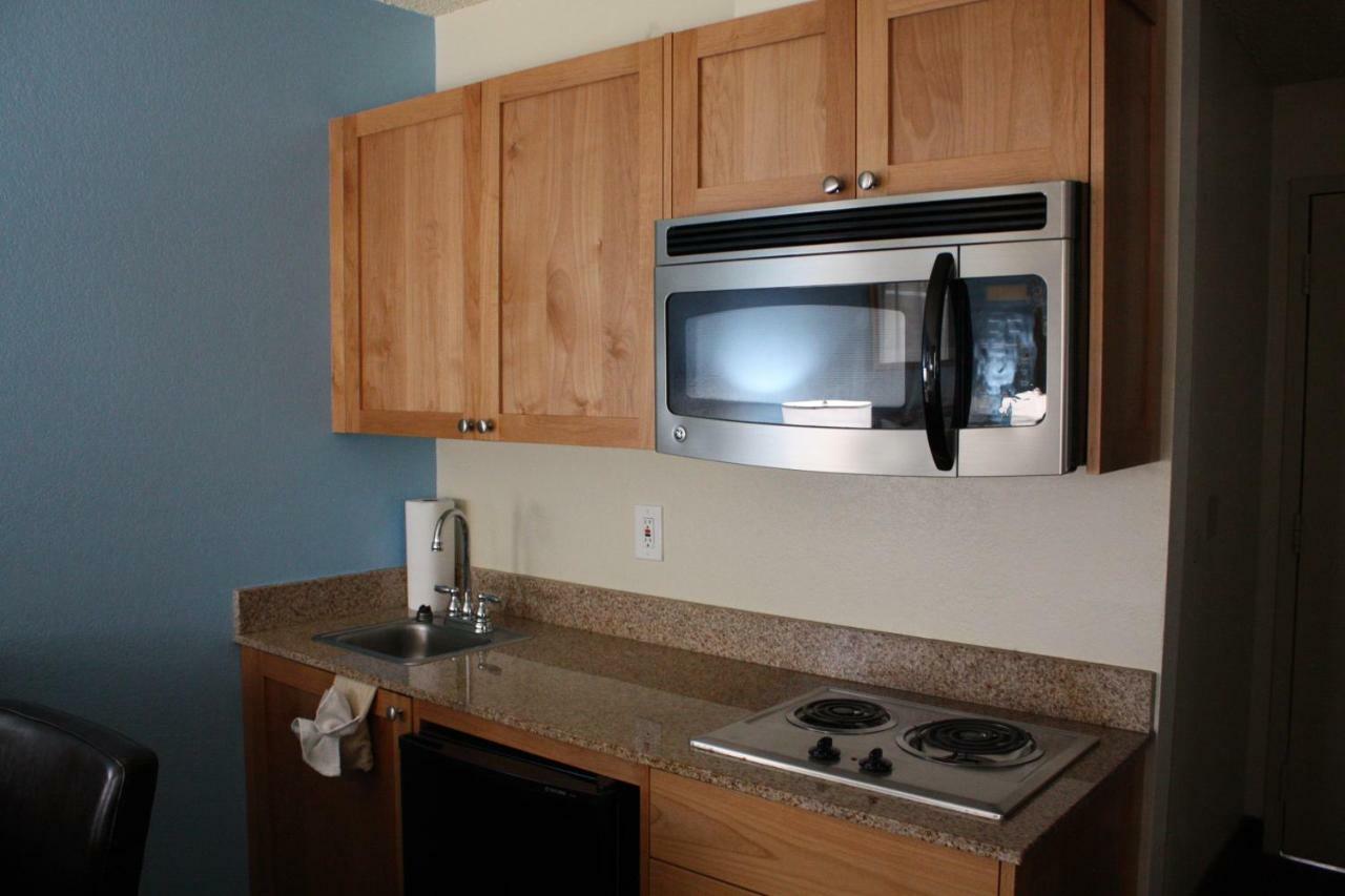 Baymont By Wyndham Yakima Riverfront Bagian luar foto